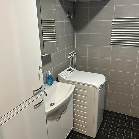 דירה Cozy For Three By The Trails