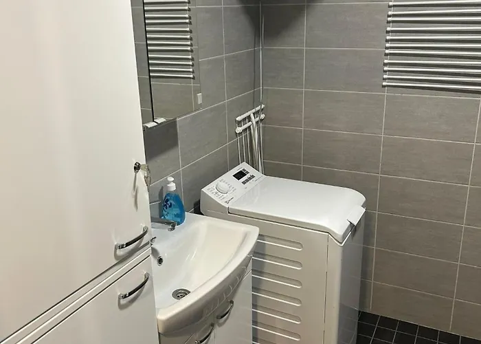 דירה Cozy For Three By The Trails